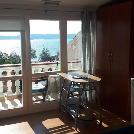 Sobe Rolo Uz 3* Biograd Na Moru