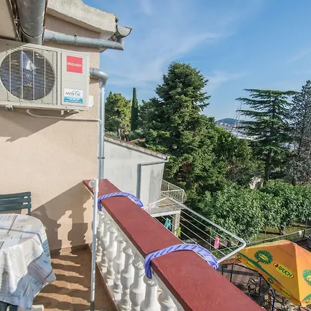 Sobe Rolo Uz Biograd na Moru