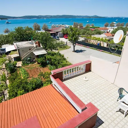 Sobe Rolo Uz Guest house Biograd Na Moru