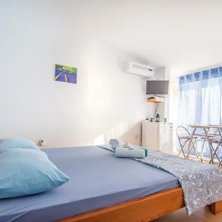 Sobe Rolo Uz More Biograd Na Moru